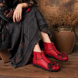 Rumour Has It Flower Head Accent‎ Sharon Leather Ankle Boots EU 38 US 7 Red